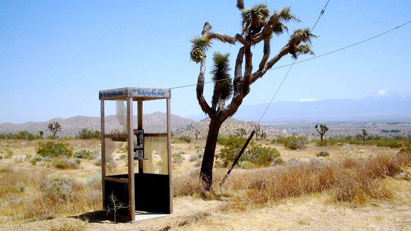 Telefonfülke a Mojave-sivatagban